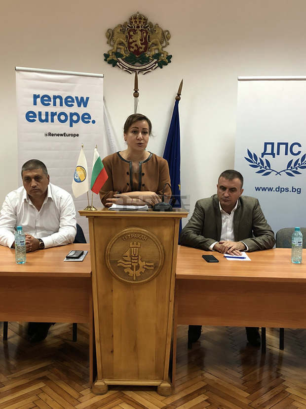 Евродепутатът Атидже Алиева-Вели е разяснила новостите в Общата селскостопанска политика в Силистренско Евродепутатът Атидже Алиева-Вели е разяснила новостите в Общата селскостопанска политика в Силистренско