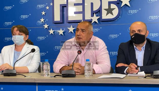 Целта е последната седмица преди изборите да ме викат на разпити, дотогава ще тормозят други хора, заяви лидерът на ГЕРБ Бойко Борисов Целта е последната седмица преди изборите да ме викат на разпити, дотогава ще тормозят други хора, заяви лидерът на ГЕРБ Бойко Борисов
