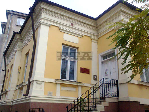 Млада художничка от Плевен открива изложба живопис в Къщата на художниците
