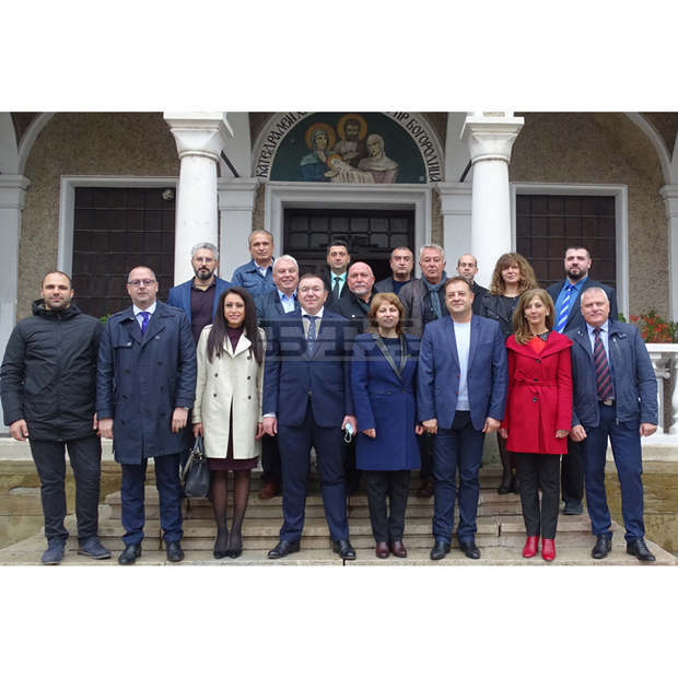 Кандидатите за народни представители от ГЕРБ-СДС започват предизборни срещи в кварталите на Велико Търново от 26 октомври Кандидатите за народни представители от ГЕРБ-СДС започват предизборни срещи в кварталите на Велико Търново от 26 октомври
