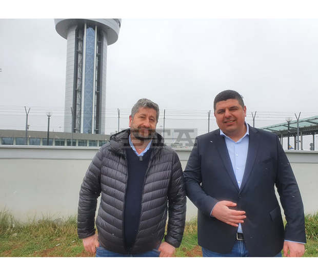 Управляващите да кажат кой стои зад концесионера на летище София, настояват от "Демократична България" Управляващите да кажат кой стои зад концесионера на летище София, настояват от "Демократична България"