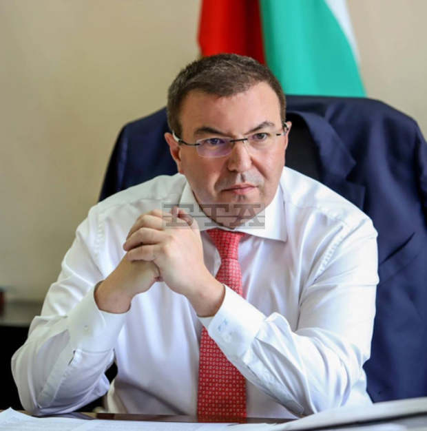 Не очаквам пик на пандемията след днешния изборен ден, каза министърът на здравеопазването проф. Костадин Ангелов Не очаквам пик на пандемията след днешния изборен ден, каза министърът на здравеопазването проф. Костадин Ангелов