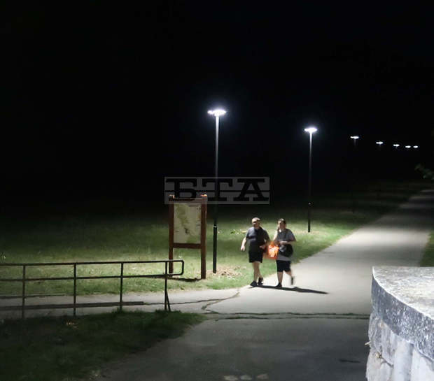 Соларно алейно осветление има в парка  "Кайлъка" в Плевен