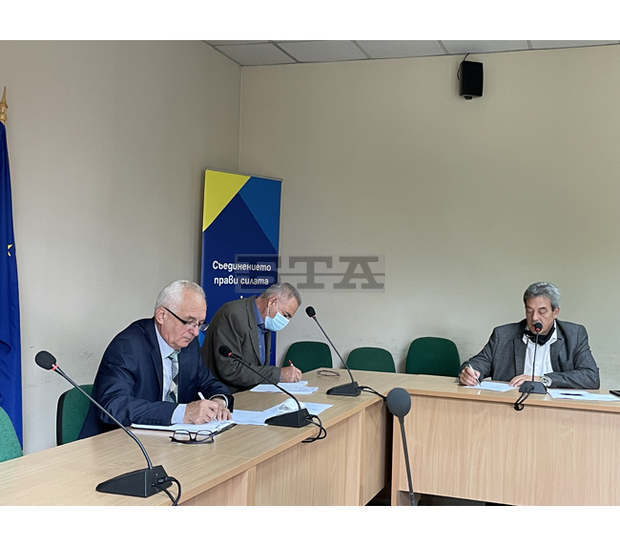Област Кюстендил е сред първите четири области в страната по ваксиниране срещу коронавирус Област Кюстендил е сред първите четири области в страната по ваксиниране срещу коронавирус