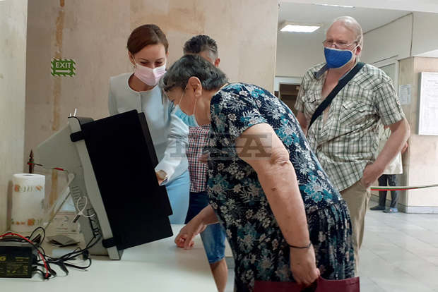 Има интерес от пробното гласуване с машина в населените места на община Ловеч