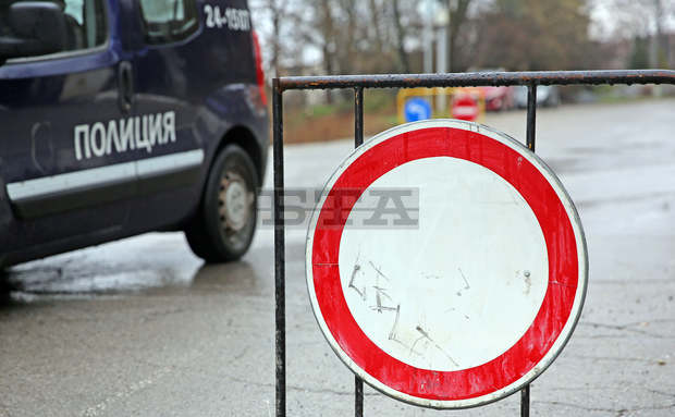 Движението по пътя Нова Загора - Новоселец временно е ограничено Движението по пътя Нова Загора - Новоселец временно е ограничено