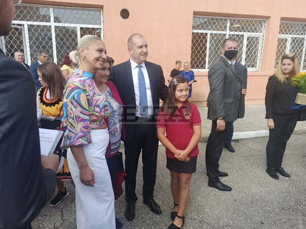 Президентът Румен Радев заяви, че е готов със състава на следващото служебно правителство Президентът Румен Радев заяви, че е готов със състава на следващото служебно правителство