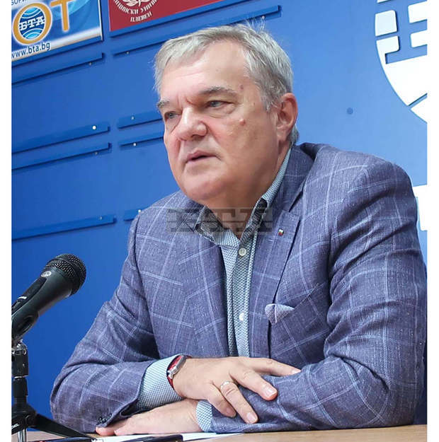АБВ подкрепя за втори мандат Румен Радев и Илияна Йотова, заяви в Плевен Румен Петков