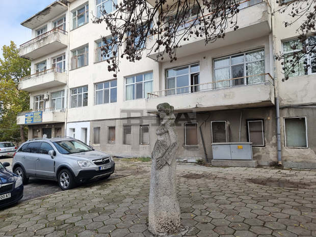 Образувана е вътрешна проверка за смъртта на 18-годишна родилка в ямболската болница Образувана е вътрешна проверка за смъртта на 18-годишна родилка в ямболската болница