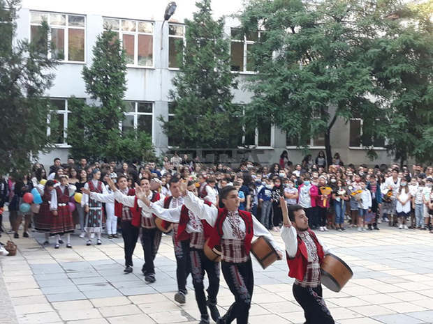 В Силистренско учебната година започват над 9 000 ученици В Силистренско учебната година започват над 9 000 ученици