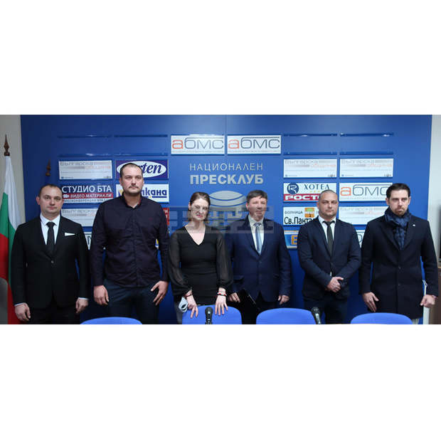 Ако ПП "Възраждане" получи представителство в парламента, една от първите ни задачи ще бъде децентрализация на управлението, заяви в Плевен водачът на листата Ако ПП "Възраждане" получи представителство в парламента, една от първите ни задачи ще бъде децентрализация на управлението, заяви в Плевен водачът на листата