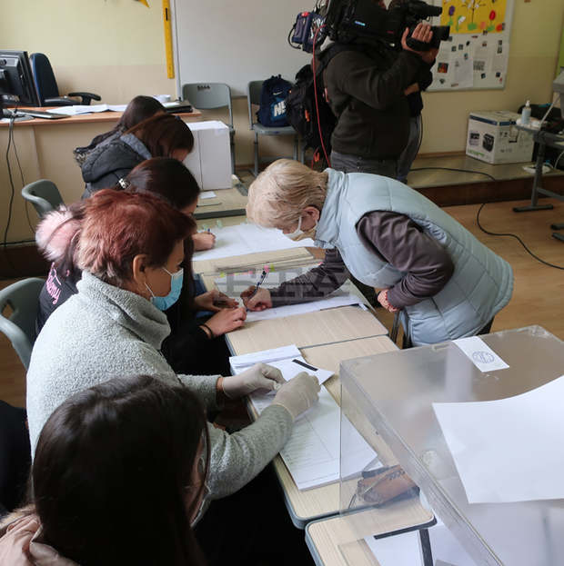 В РИК-Плевен до момента са разгледали няколко сигнала за несъществени нарушения в изборния ден В РИК-Плевен до момента са разгледали няколко сигнала за несъществени нарушения в изборния ден