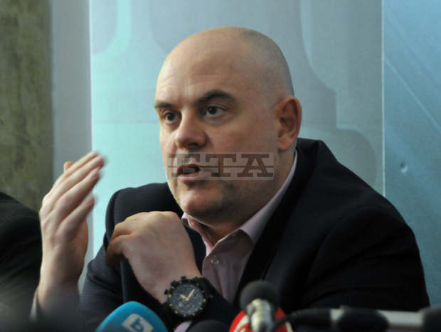 Главният прокурор Иван Гешев проведе разговори със служебния министър-председател Стефан Янев и председателя на ЦИК Камелия Нейкова Главният прокурор Иван Гешев проведе разговори със служебния министър-председател Стефан Янев и председателя на ЦИК Камелия Нейкова
