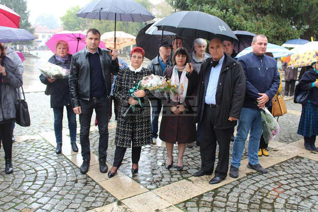 В Тетевен бяха отбелязани 166 години от рождението на активния обществен деец и крупен дарител Тома Васильов В Тетевен бяха отбелязани 166 години от рождението на активния обществен деец и крупен дарител Тома Васильов