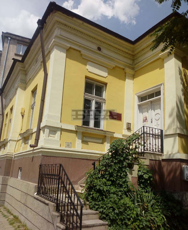 В плевенската галерия "Къща на художниците" ще бъде открита изложба на алпиниста и художник Матей Матеев В плевенската галерия "Къща на художниците" ще бъде открита изложба на алпиниста и художник Матей Матеев