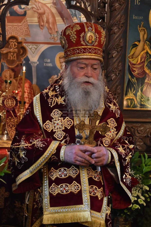 Ловчанският митрополит ще служи на Рождественските празници в Ловеч и в Троян Ловчанският митрополит ще служи на Рождественските празници в Ловеч и в Троян