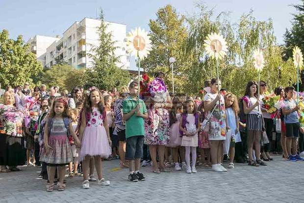 В Стара Загора 1401 първокласници тръгват на училище