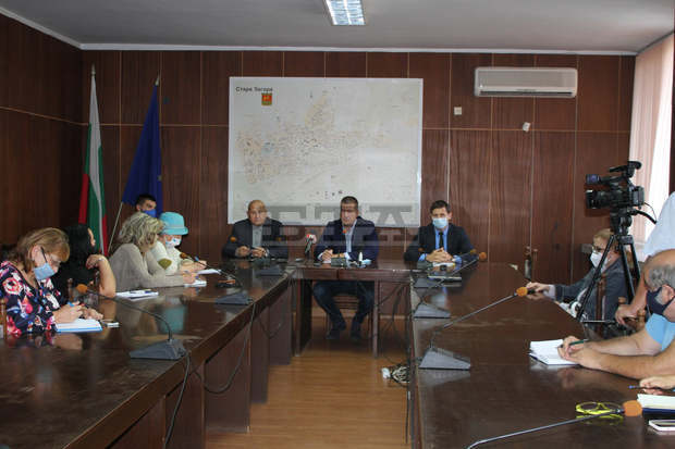 Община Стара Загора реализира 20 проекта, обяви на пресконференция кметът Живко Тодоров