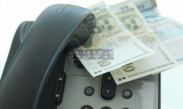 Възрастна русенка остави 2000 лева на телефонни измамници в кошче за боклук Възрастна русенка остави 2000 лева на телефонни измамници в кошче за боклук