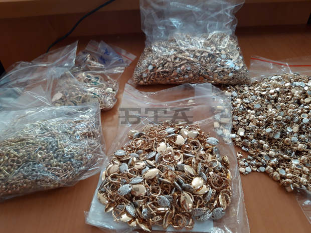 Турски гражданин е обвинен за контрабанда на златни накити за близо 200 000 лева през "Капитан Андреево"