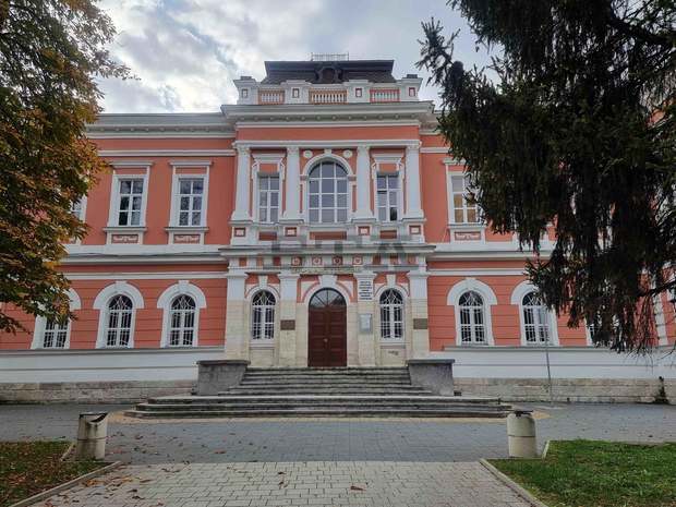 В Плевен повече от 600 детски творби участват в общинския конкурс "Моето коледно послание" В Плевен повече от 600 детски творби участват в общинския конкурс "Моето коледно послание"
