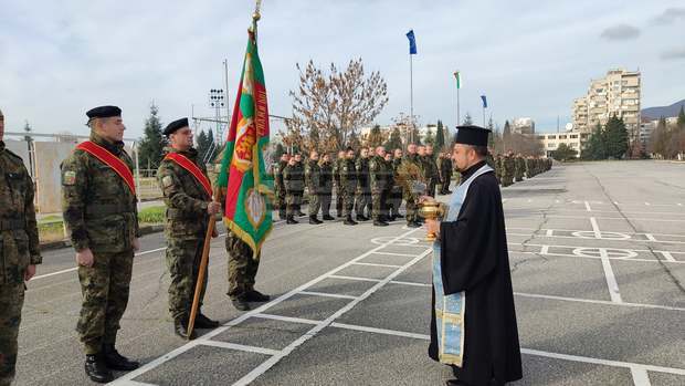 На Богоявление в Сливен бяха осветени бойните знамена на гарнизона На Богоявление в Сливен бяха осветени бойните знамена на гарнизона