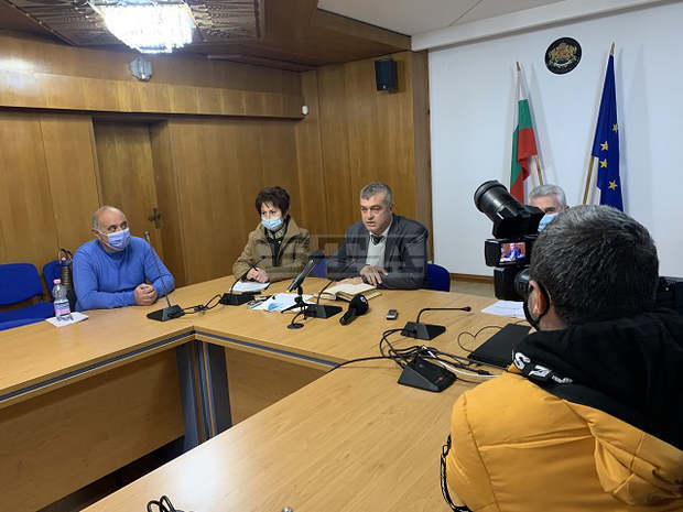 Предвиждат се допълнителни противоепидемични мерки в област Смолян, заболеваемостта е 431/100 000 Предвиждат се допълнителни противоепидемични мерки в област Смолян, заболеваемостта е 431/100 000