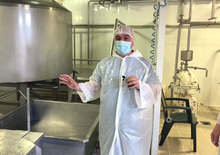 Пламен Абровски от ИТН показа как се прави фалшив кашкавал в България Пламен Абровски от ИТН показа как се прави фалшив кашкавал в България