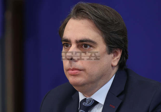 Асен Василев кани на публичен дебат Бойко Борисов Асен Василев кани на публичен дебат Бойко Борисов