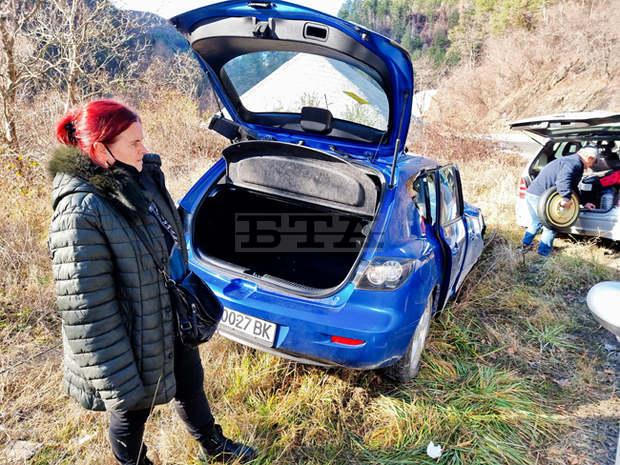 Скална маса падна върху движещ се автомобил  по пътя Смолян - Мадан
