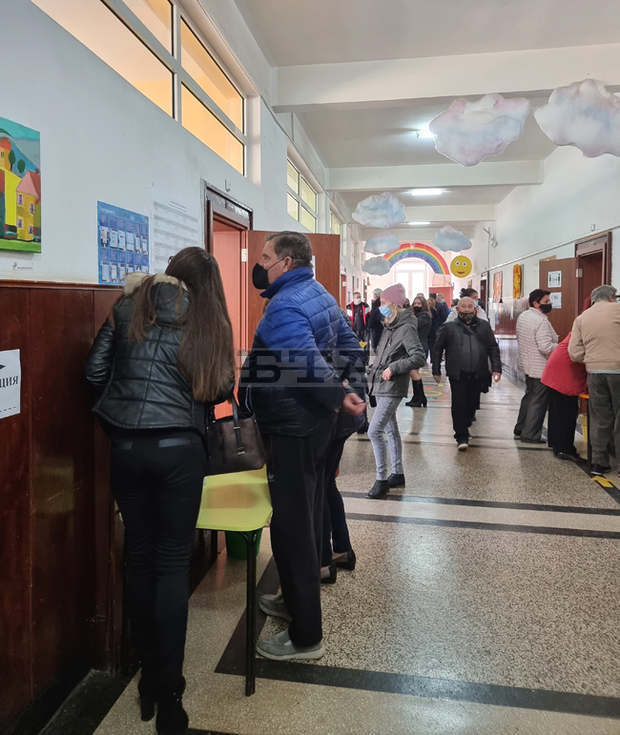 В Пернишка област до 11.00 часа са гласували 10 на сто от избирателите