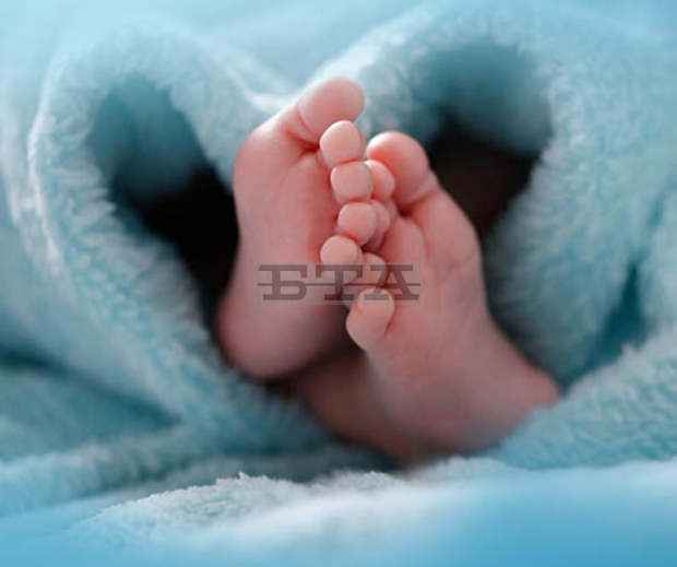 Бебе с COVID-19 на близо шест месеца е настанено в Кърджалийката болница