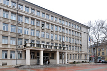 Окръжна прокуратура в Шумен повдига обвинения на петима мъже за произвеждане и държане на наркотични вещества в големи размери