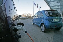 Romania's Petrom to Install Charging Stations for Electric Cars at Its Fuel Stations in Bulgaria