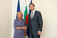 Foreign MinisterTalks with US Ambassador Ries