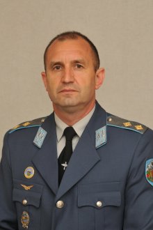  Gen. Rumen Radev Resigns as Air Force Commander