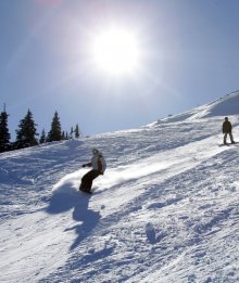 International Tourism Revenue Up by 6.6% in January-November 2018 Y/Y