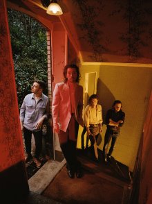 Arctic Monkeys идват за своя първи концерт в България