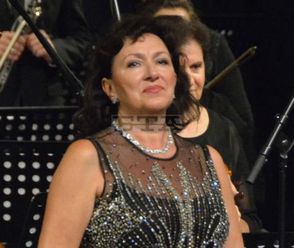 Красимира Стоянова излиза на сцената с Людмил Ангелов, предстои й концерт в Лондон и майсторски клас в София