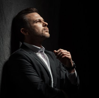 Ненчо Балабанов става фронтмен на P.I.F.