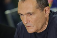 Charged Gambling Mogul Urges Finance Minister to Resign, Fears for His Life if He Returns