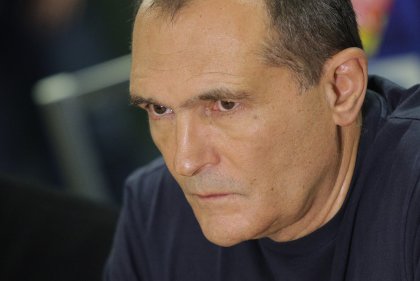 Charged Gambling Mogul Urges Finance Minister to Resign, Fears for His Life if He Returns