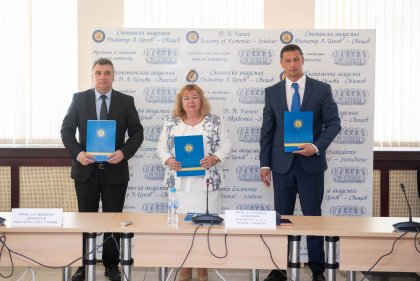 Нов клъстер в областта на застраховането, данъчния и митническия контрол създадоха Икономически университет – Варна, Стопанска академия – Свищов и УНСС – София Нов клъстер в областта на застраховането, данъчния и митническия контрол създадоха Икономически университет – Варна, Стопанска академия – Свищов и УНСС – София
