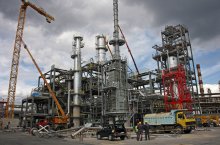 Петролът поевтиня в азиатската търговия