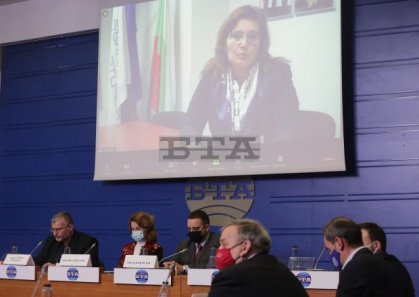 Combating Antimicrobial Resistance Requires Long-term Policies - Experts Combating Antimicrobial Resistance Requires Long-term Policies - Experts