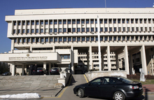 Посолството ни в Букурещ има готовност да издава служебна бележка на желаещите да гласуват български граждани във връзка с ограничителните мерки срещу коронавируса